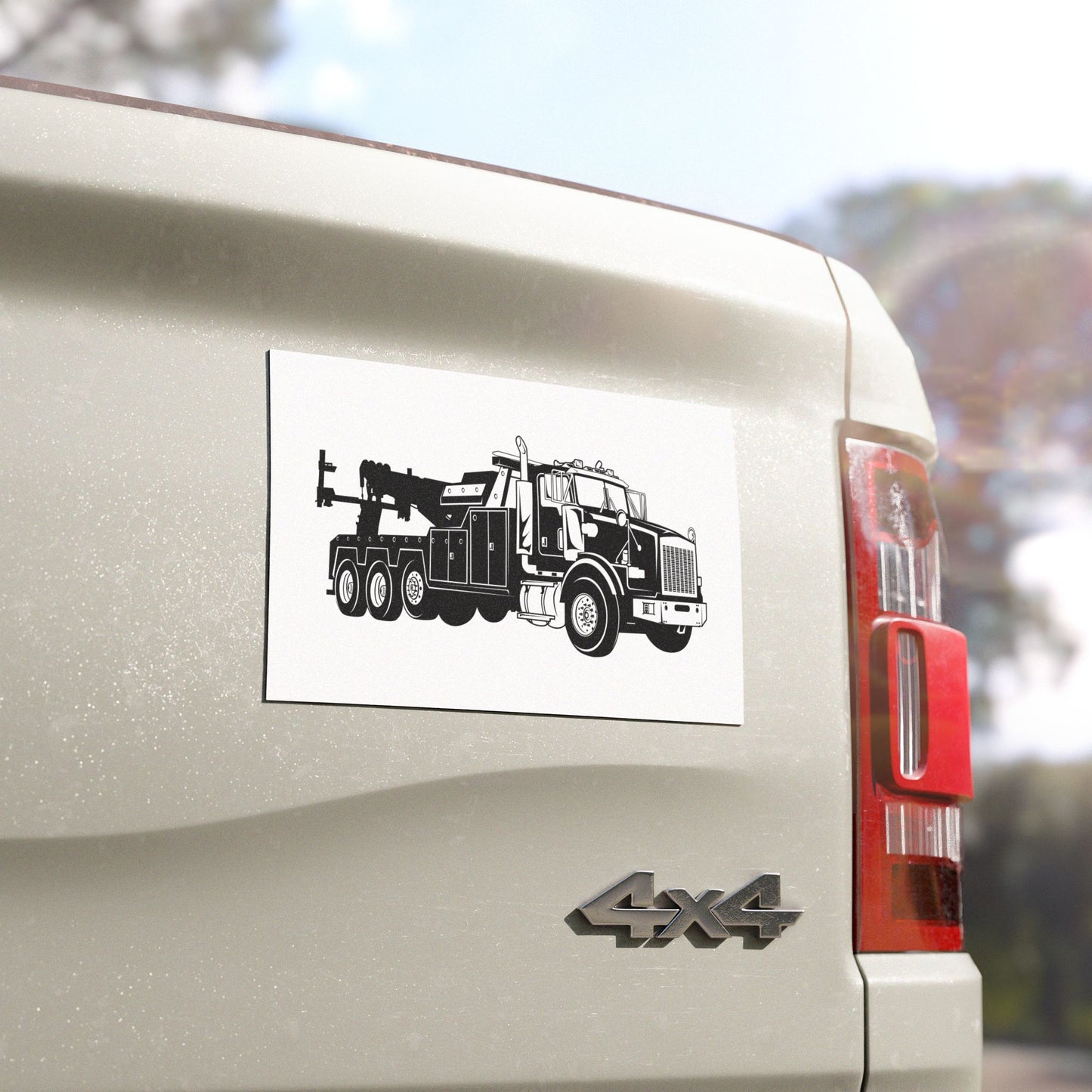 Heavy Tow Truck Indoor/Outdoor Magnet