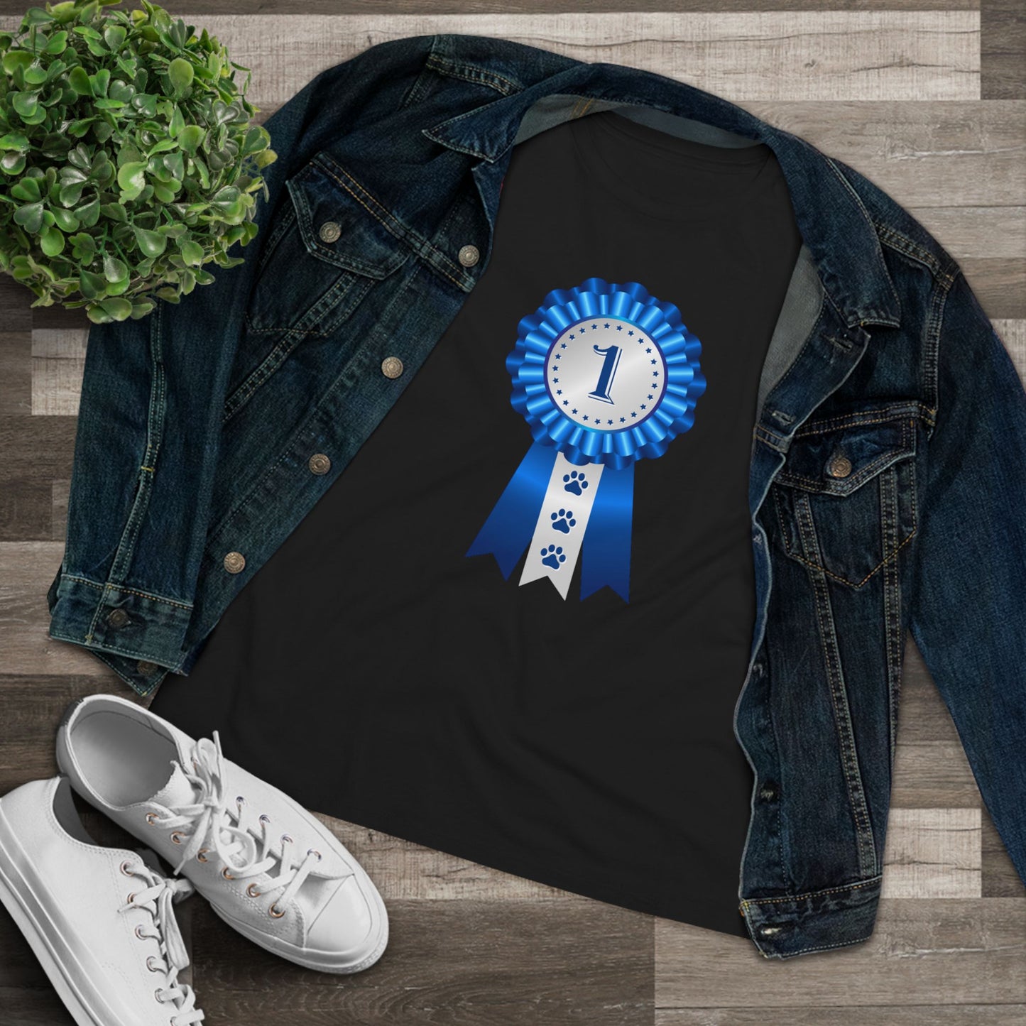 Show Ribbon Women's Short Sleeve Crewneck Tee